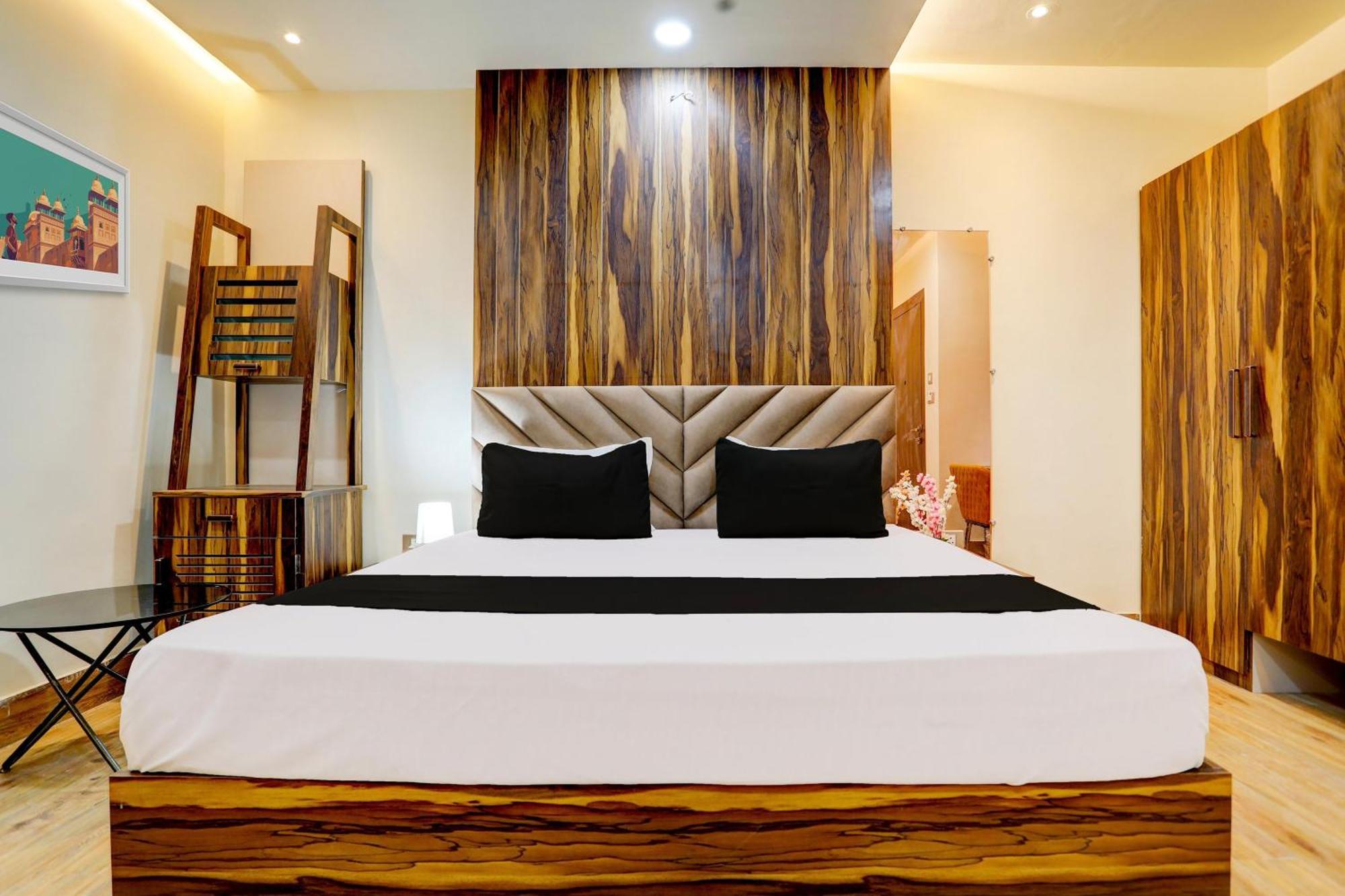 Hotel O Krishna Greens Канпур Екстериор снимка