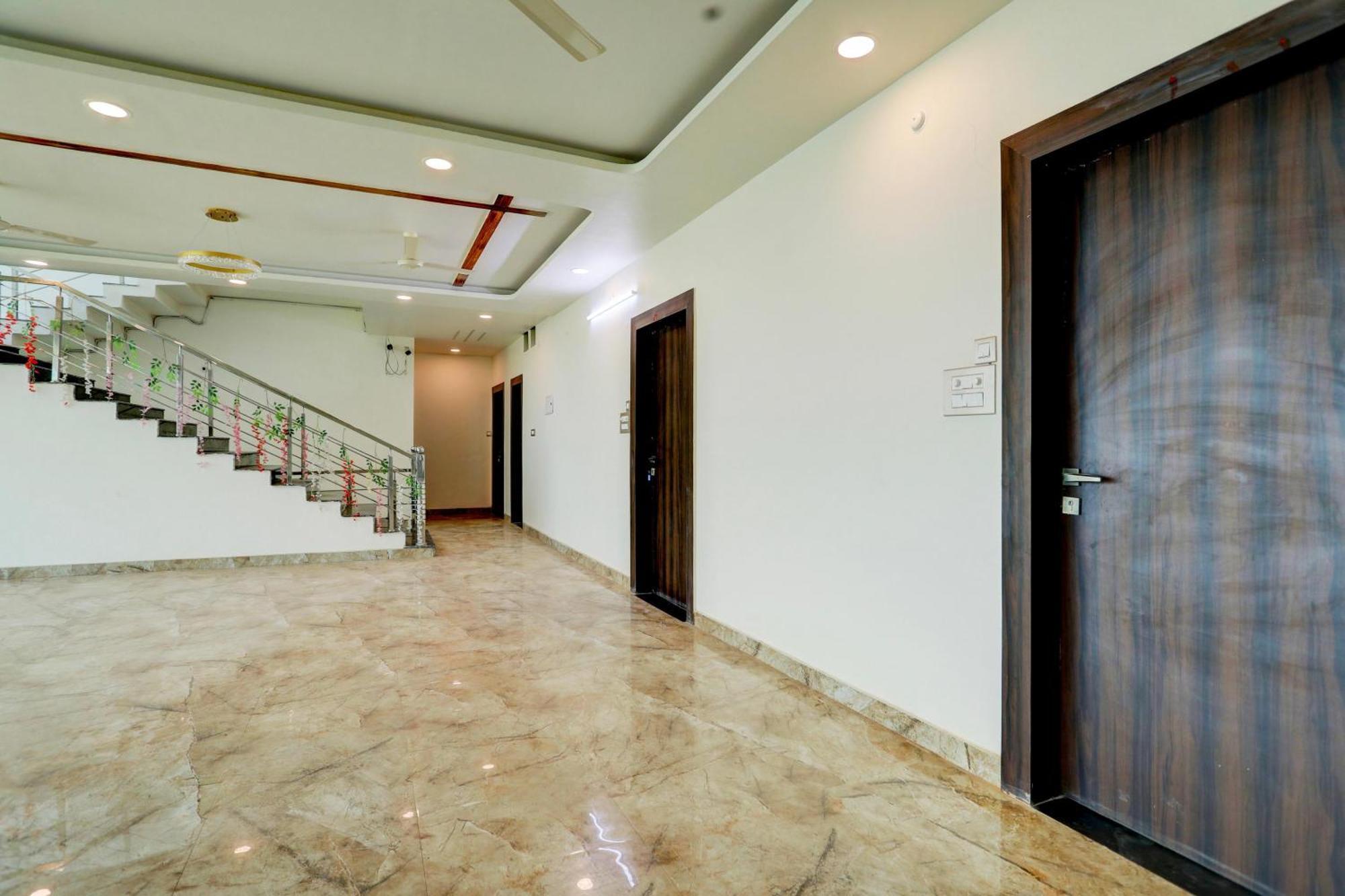 Hotel O Krishna Greens Канпур Екстериор снимка
